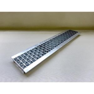 カワグレ カワグレ UKUS 32-45 ユニバーサルデザイングレーチング ステンレスU字溝用みぞぶた 車道用 T-2 みぞ幅 450mm メーカー直送 北海道沖縄離島不可