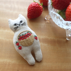 ピース Piece ピース 刺しゅうキット nekogao ブローチキット いちごのバスケット PHC-124-1