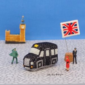 金亀糸業 金亀糸業 刺繍キット はたらくくるまのピンクッション 1 ロンドンタクシー 342744