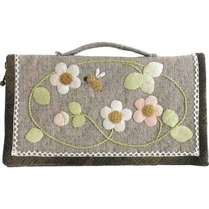 オリムパス オリムパス パッチワークキット 貴重品ケース 白とピンクのお花のリース PA-540