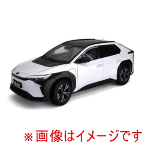 国際貿易 国際貿易 5651 SunStar 1/18 トヨタ bZ4X 2022 ウィンドチルパール LHD