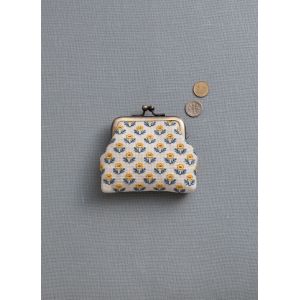 ルシアン LECIEN　cosmo ルシアン 地刺しキット がま口 黄色い野の花 2309 cosmo