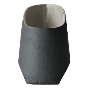 YUKI YUKI 瓦食器 Sake picher 片口 